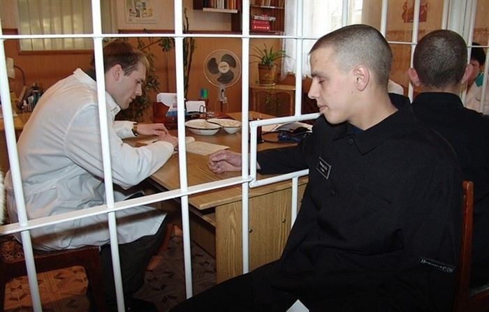 Право осужденных на освобождение по болезни: основные положения