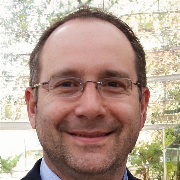 Как понять, что приставы наложили на карту арест