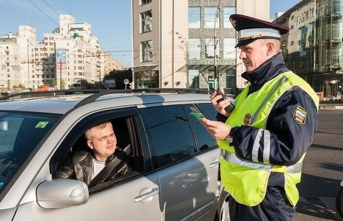 Какие ошибки водителей при общении с полицией приводят к штрафам и лишению прав